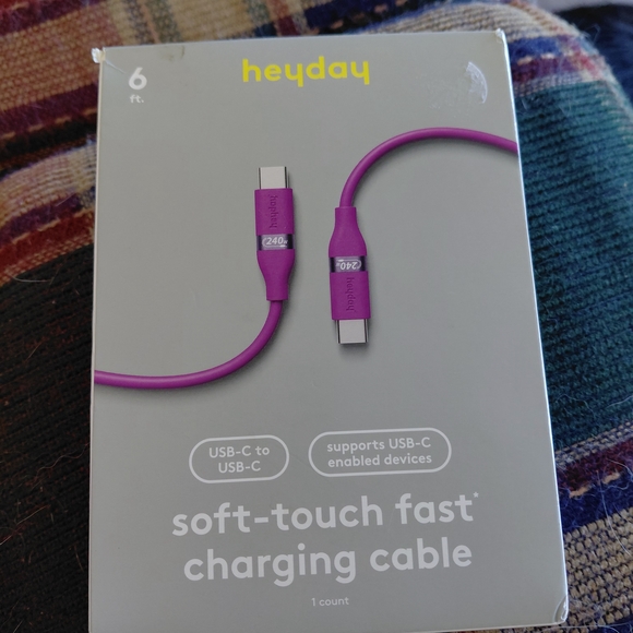 Heyday Magenta USB-C to USB-C Cable - Picture 1 of 2